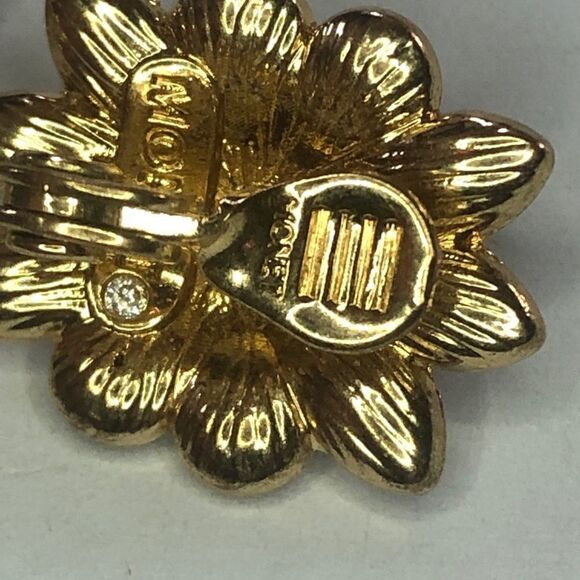 Vintage Monet Signed Gold Tone White Lucite Flower Clip on Back Earrings - Picture 4 of 4